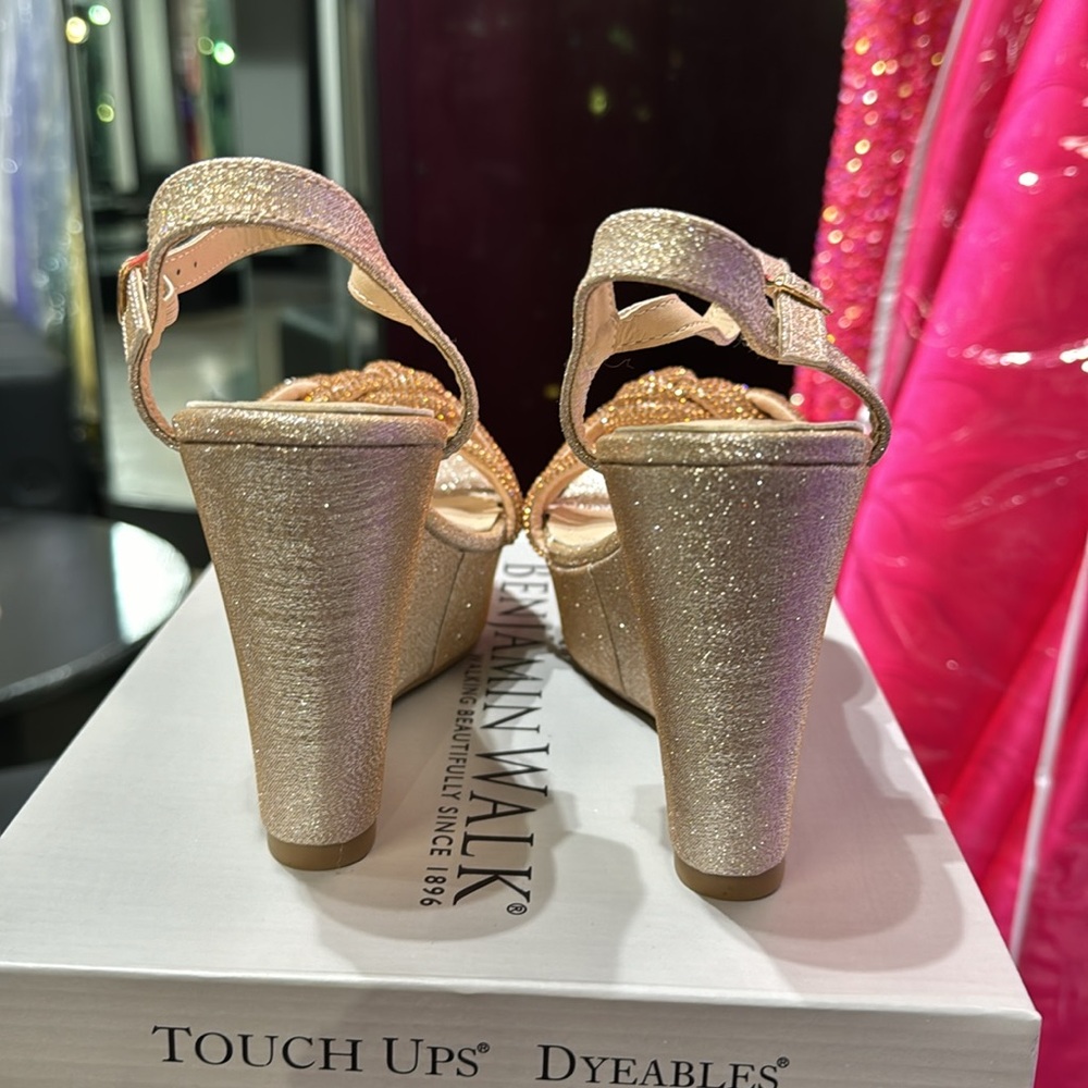 Touch Ups by Benjamin Walk - 4” Heel - Champagne/Rose Gold - Picture 4 of 8